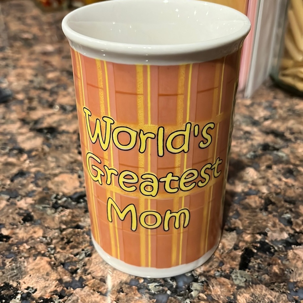 Worlds greatest mom coffee mug, tea cup